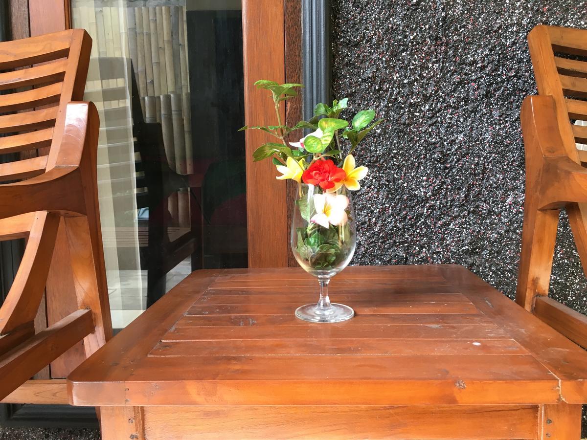 Yudhist Guest House นูซาเลมโบงัน ภายนอก รูปภาพ